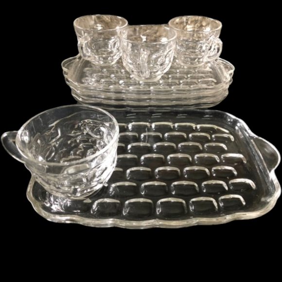 *EUC Federal Glass Yorktown Vintage Snack Set Set of 4 Plates 4 Cups w/ Orig Box - Picture 3 of 12